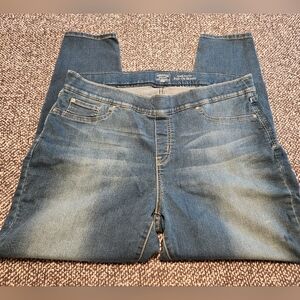 Levi elastic waist denim jeans